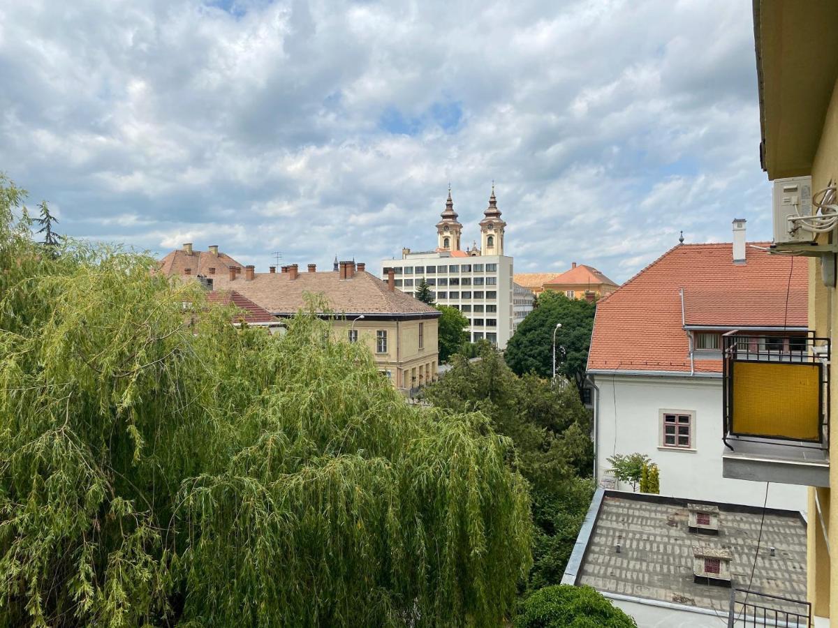 Res Apartman Apartment Eger Exterior photo