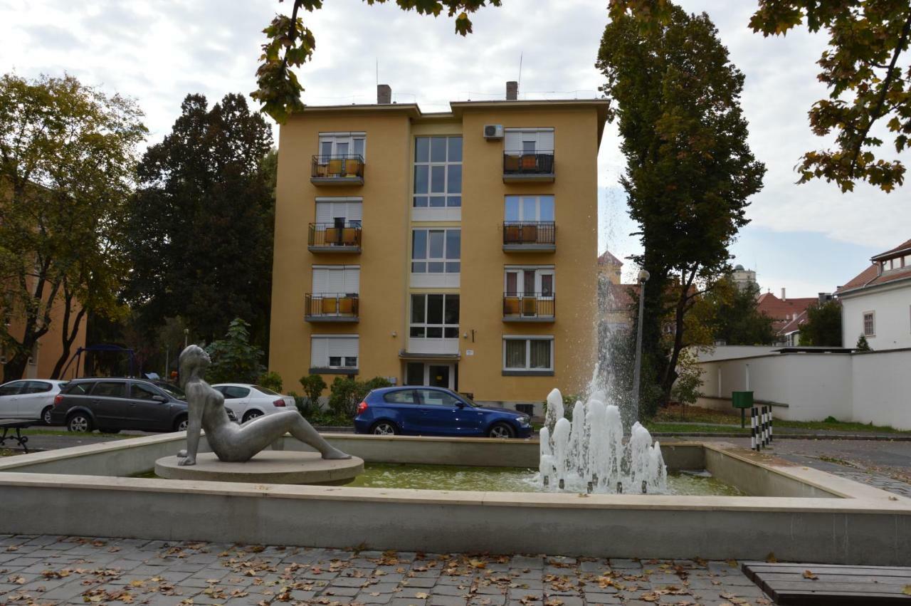 Res Apartman Eger Exterior photo